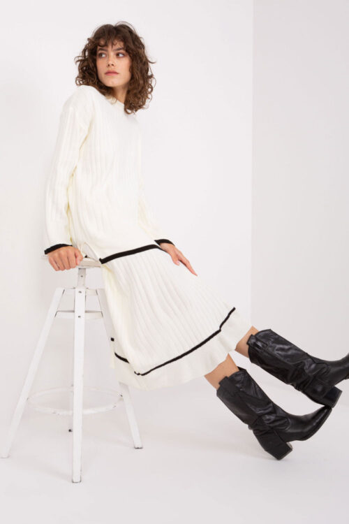 Spódnica Komplet Model BA-KMPL-2210.44P Ecru – Badu