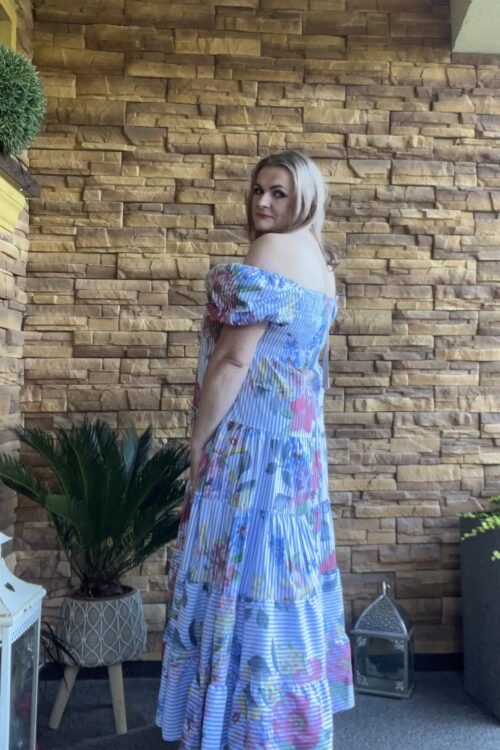 Maxi Sukienka Hiszpanka w Pasy z Kwiatowym Nadrukiem – Edycja Limitowana